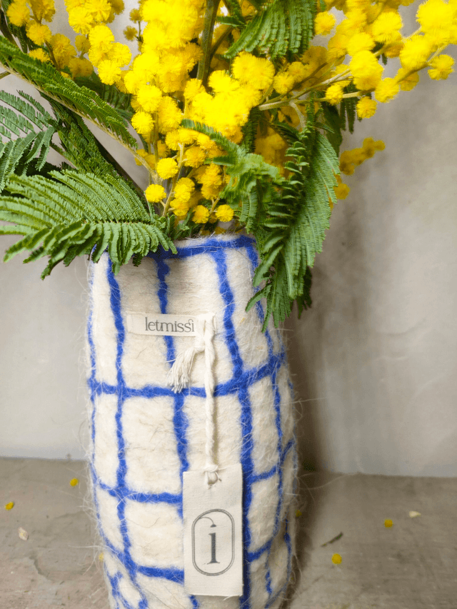 VASE ALLONGE A CARREAUX